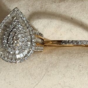 Elegant Teardrop Diamond Ring set